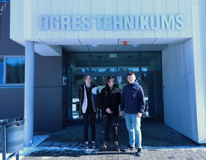 Ēnu dienā Ogres tehnikumu apmeklē jaunieši no dažādām Latvijas vietām
