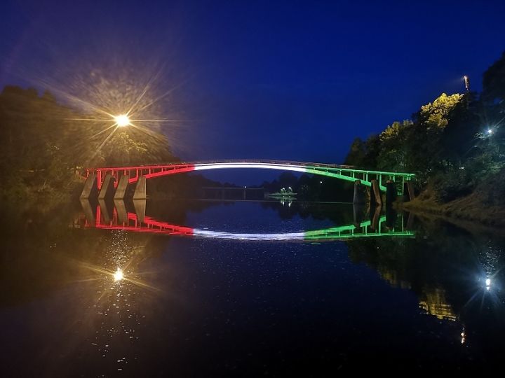 Gājēju tilti pār Ogres upi izgaismosies Ungārijas karoga krāsās