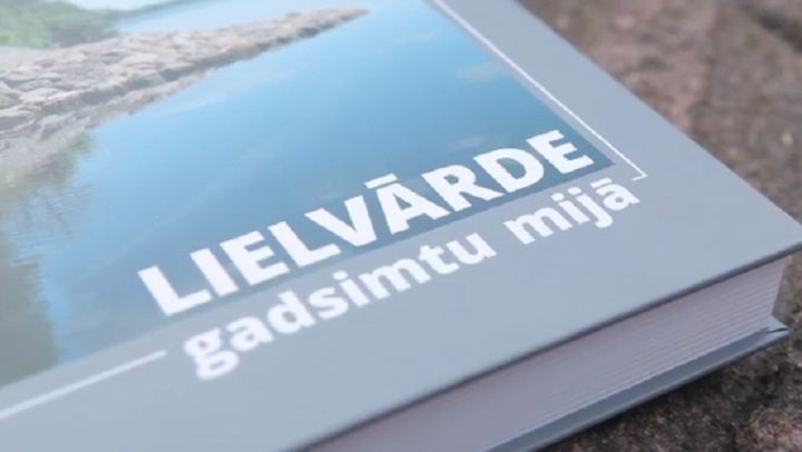 Grāmata "Lielvārde gadsimtu mijā 1990-2020" - dāvana Lielvārdei un Latvijai