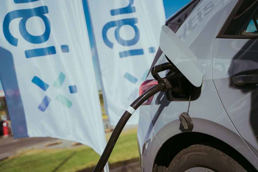 Iemesli, kāpēc uzņēmumā ierīkot elektroauto uzlādes staciju