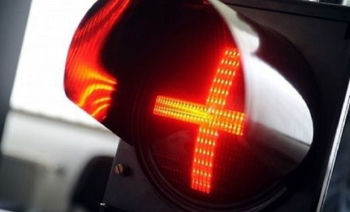 Ierīkos papildu luksoforu Kalna prospekta un šosejas A6 krustojumā