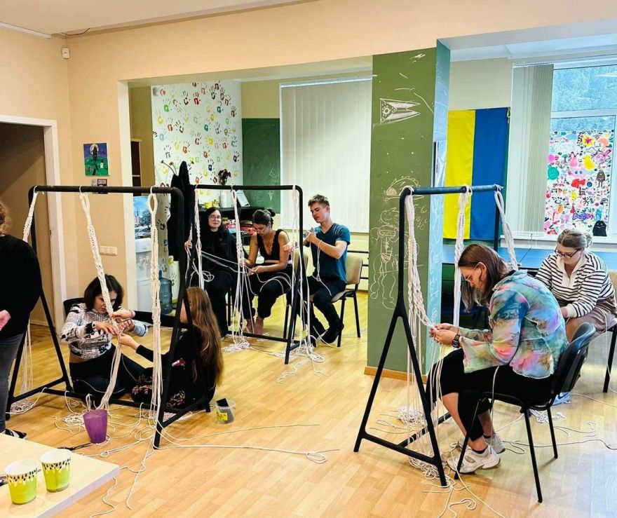 Ikšķiles jaunieši apgūst mezglošanu