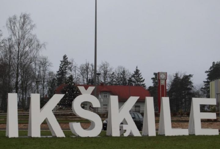 Ikšķiles pievienošanu Ogres novadam atzīst par atbilstošu Satversmei