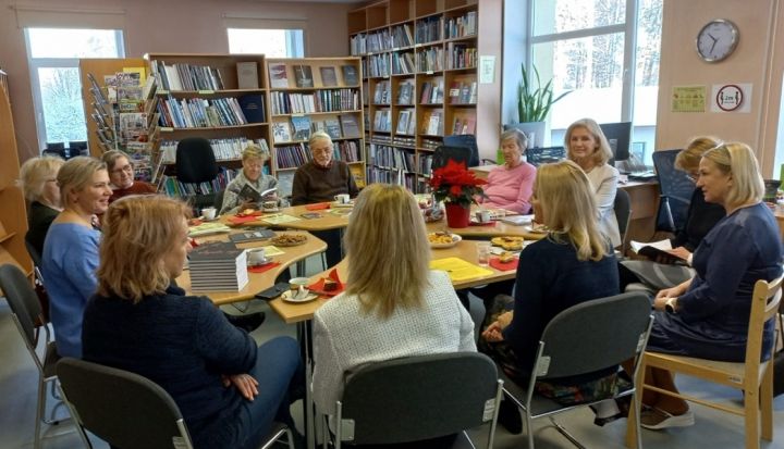 Ikšķiles pilsētas bibliotēkas Lasītāju kluba biedru tikšanās