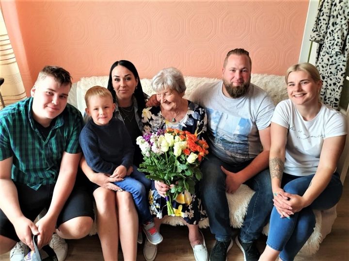 Inta: esmu bezgala pateicīga visiem!