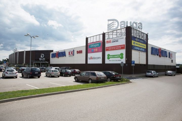 Izsolē piedāvā iegādāties tirdzniecības centru "Dauga"