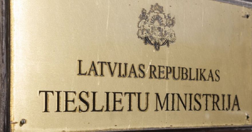 Izspiešanā attaisnotais Ogres mērs Helmanis valstij prasa atvainošanos