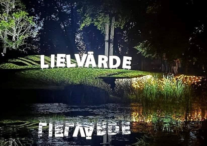 Izstādes "Vasaras atspulgi" atklāšana Lielvārdē