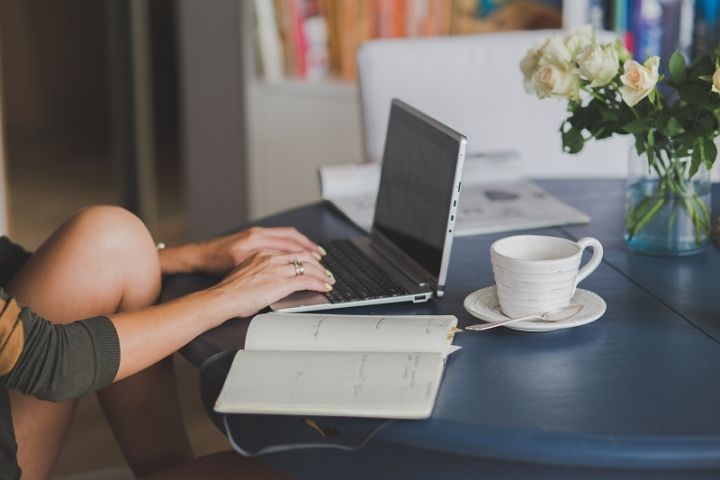 Izveidota bezmaksas tālmācības programma sabiedrības digitālo prasmju pilnveidei