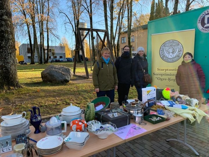 Izveidots atbalsta fonds "Psiholoģiskais atbalsts sievietēm – "Mēs esam Tev blakus""