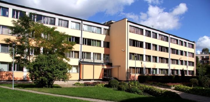 Jaunogres vidusskola aicina darbā