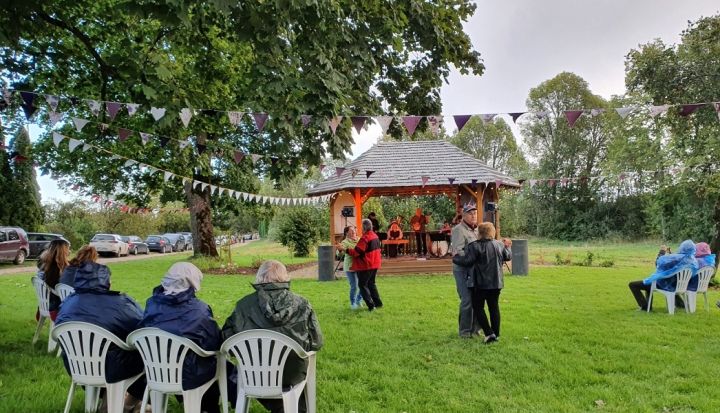 Krapē nosvinēti muižas svētki