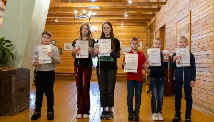 Kurš ir labākais anekdošu stāstnieks Ogres novadā?