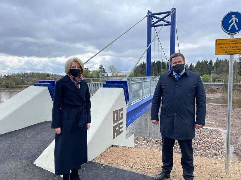 Laikraksta "Ogres Vēstis Visiem" 11.maija numurā: