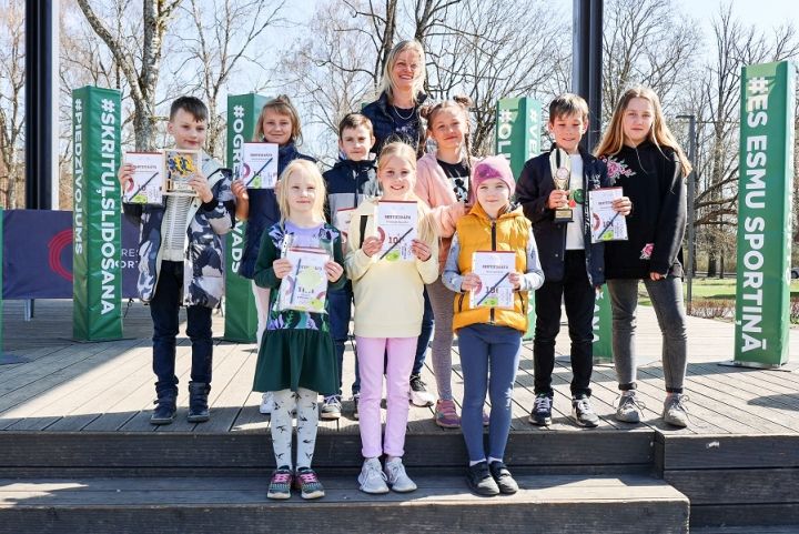 Laikraksta "Ogres Vēstis Visiem" 29.aprīļa numurā: