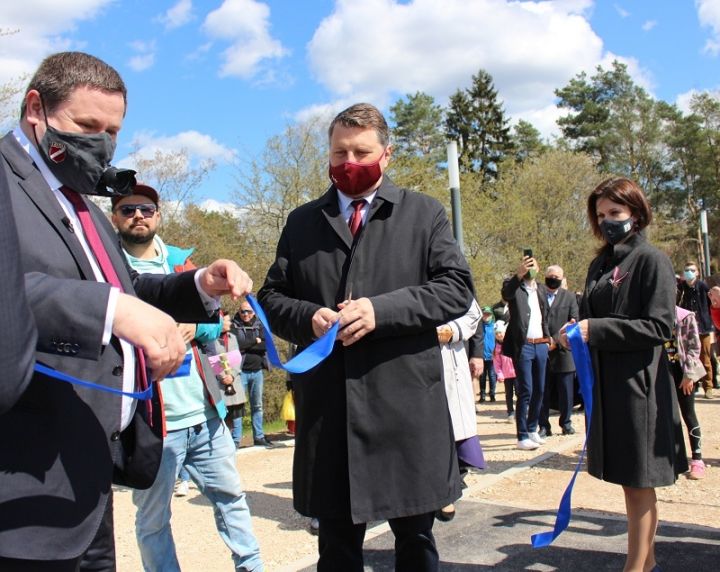 Laikraksta "Ogres Vēstis Visiem" 7.maija numurā: