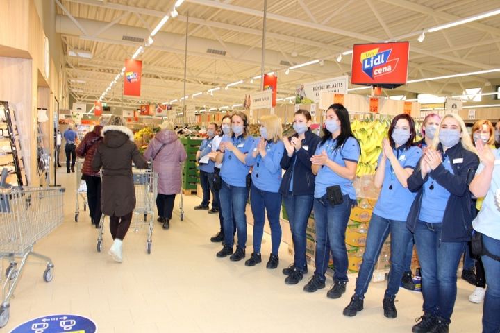 Laikraksta "Ogres Vēstis Visiem" 8.oktobra numurā: