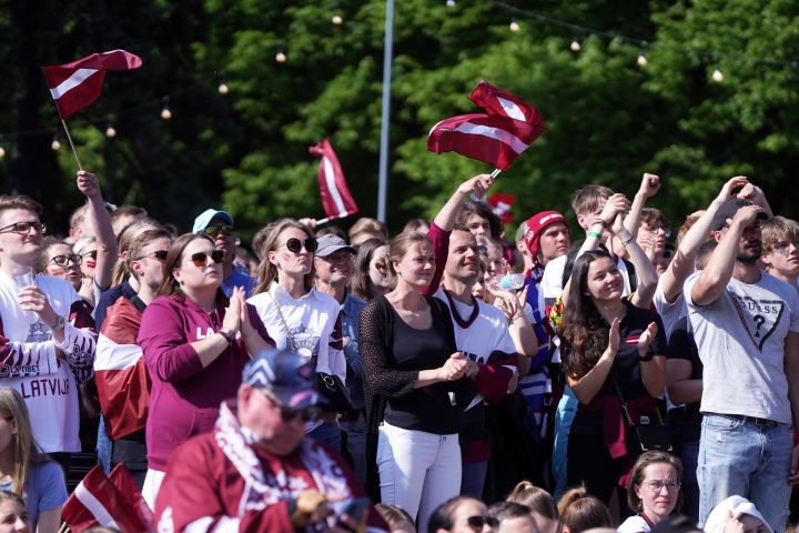 Latvijas hokeja izlasei bronzas medaļas pasaules čempionātā