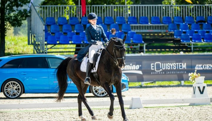 Latvijas Jātnieku federācijas kausa sacensībās Ogres novada sportisti gūst godalgotas vietas