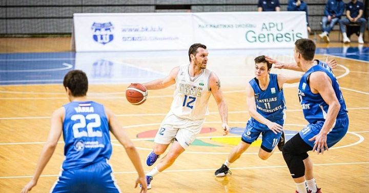 "Latvijas Universitātes" basketbolisti izlīdzina rezultātu LBL ceturtdaļfināla sērijā pret "Ogri"