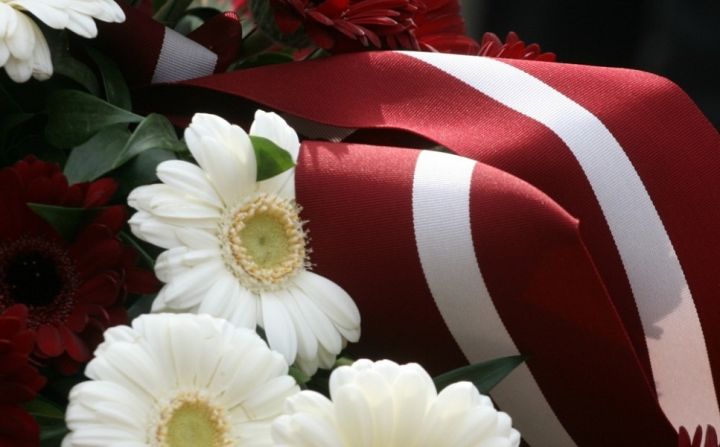 Latvijas Valsts svētkos pasniegti Ogres novada pašvaldības apbalvojumi