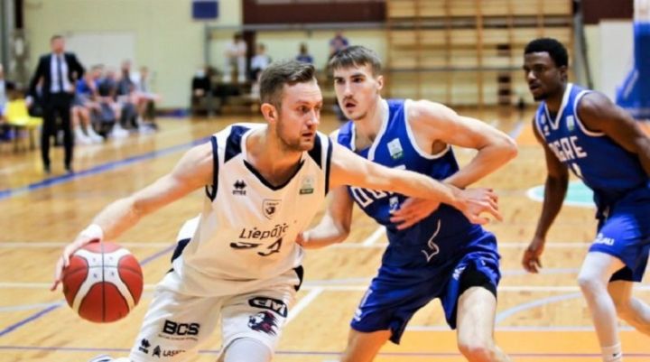 "Liepāja" gandrīz sasniedz simtu un izbraukumā satriec "Ogri"