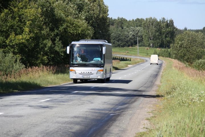 Līgo svētku brīvdienās būs izmaiņas aptuveni 500 reģionālo autobusu maršrutu