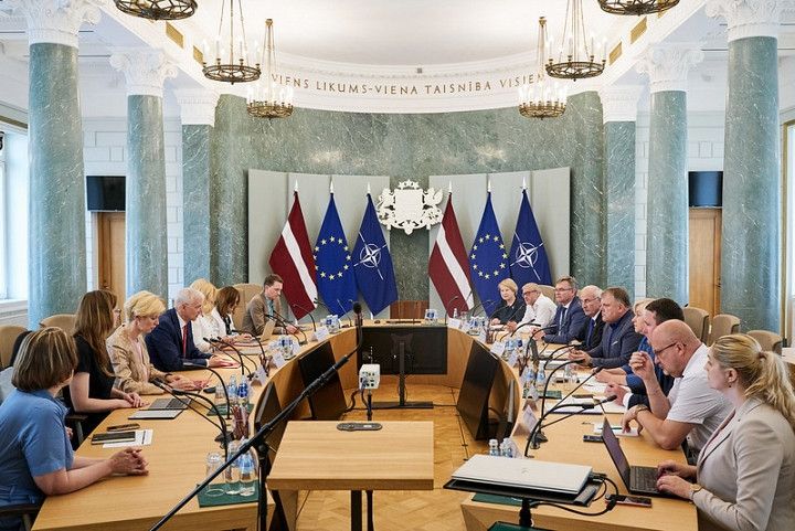 Mazās skolas slēgsim / neslēgsim