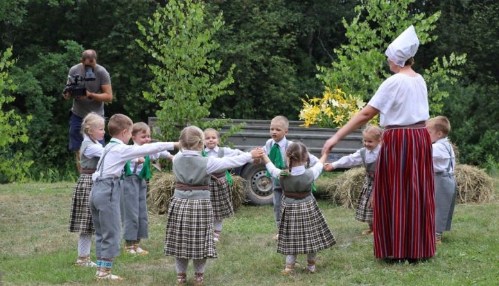 Mazozolu pagastā norisinājusies raidījuma „Tas notika šeit” sērijas filmēšana