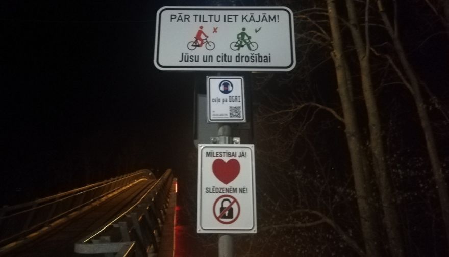 Mīlestībai jā! Slēdzenēm nē!