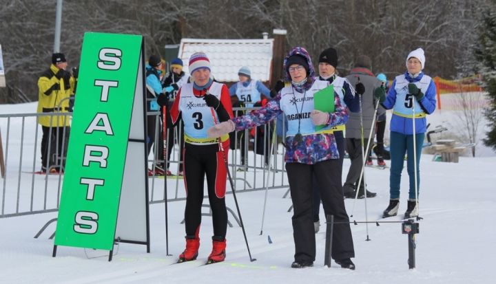 Mūsu sporta veterāni startē slēpošanas sacensībās