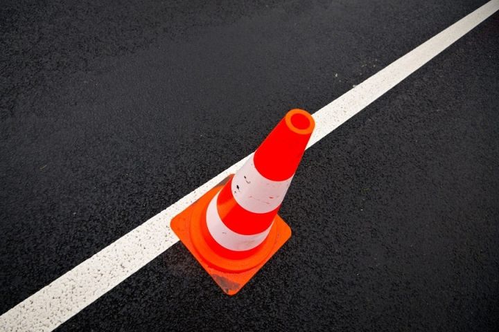 Naktī uz 28. septembri uz Rīgas apvedceļa aplī pie Rīgas HES īslaicīgi slēgs satiksmi