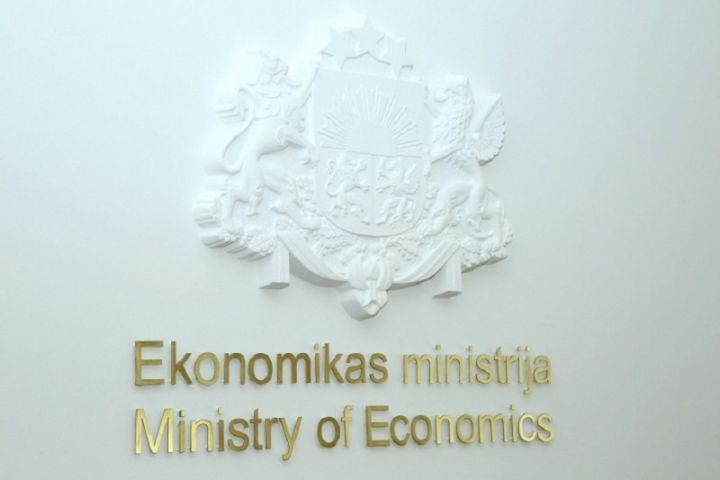 No 1. marta atļauts sniegt manikīra, pedikīra, podologa un friziera pakalpojumus