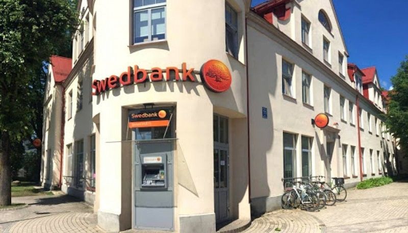 No šodienas slēgta "Swedbank" filāle Ogrē