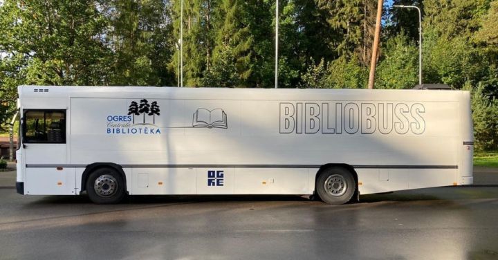 Novembris – Ogres Centrālās bibliotēkas bibliobusa jubilejas mēnesis