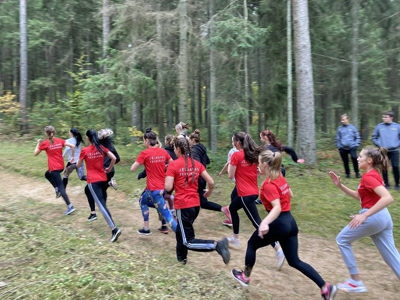 Ogrē aizvadīts Latvijas profesionālās izglītības iestāžu audzēkņu rudens kross