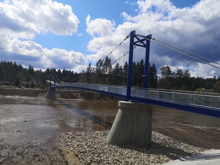 Ogrē atklāts jaunais gājēju tilts