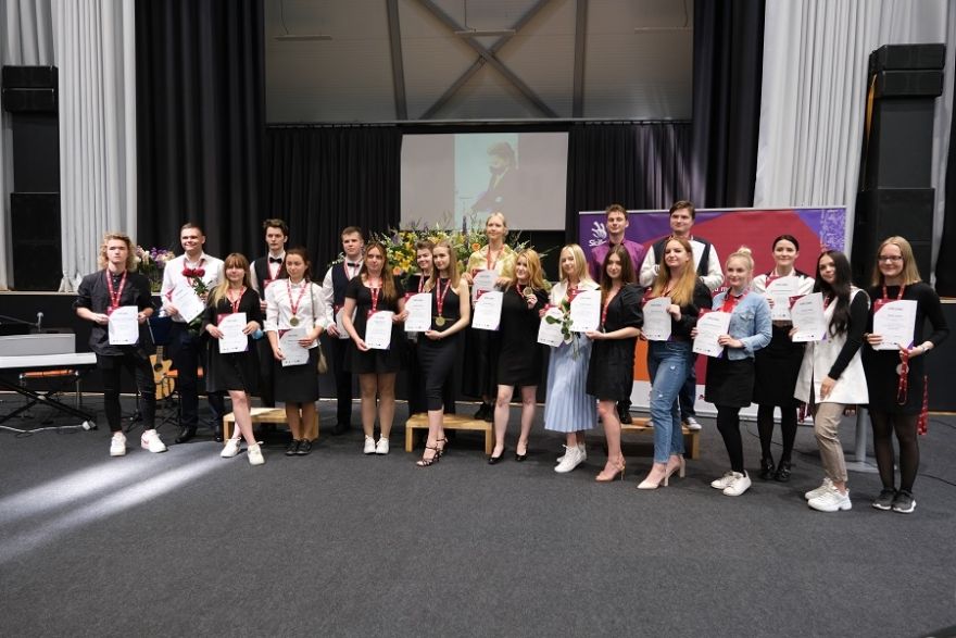 Ogrē godalgo nacionālā konkursa SkillsLatvia 2021 laureātus