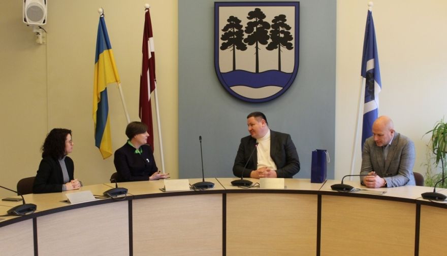 Ogrē viesojas Īrijas vēstniece Latvijā Īmera Frīla