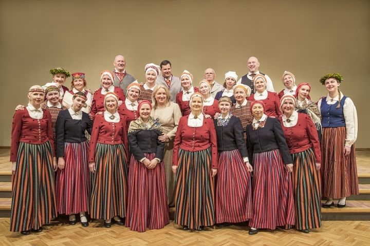 Ogres apvienotais koris UPE pošas XV Vispārējiem dziesmu un deju svētkiem ASV