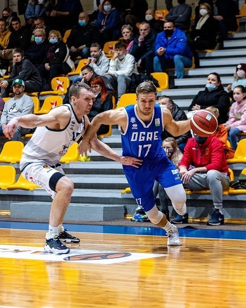 Ogres basketbolisti svin uzvaru Latvijas kausa astotdaļfināla pirmajā spēlē