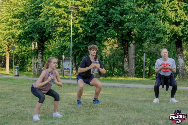 Ogres Krasta laukumā pirmo reizi norisinājās "RAGS Vingro" (FOTO)