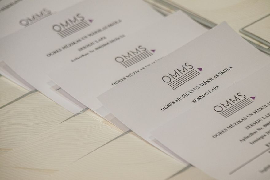 Ogres Mūzikas un mākslas skolā mācību gads noslēdzies 76 absolventiem