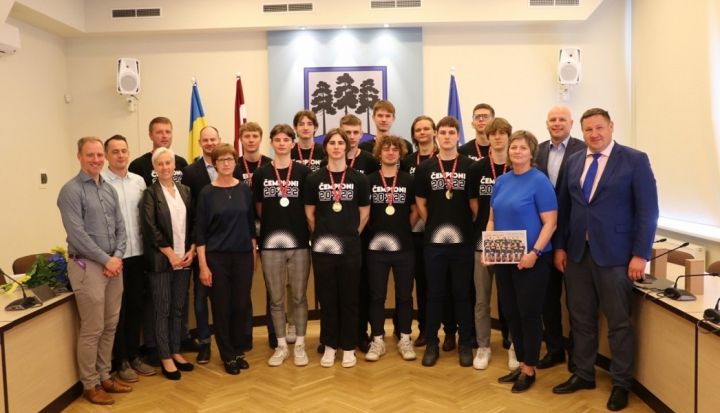 Ogres novada domes vadība sveic U-19 čempionus – "Ogres BS"