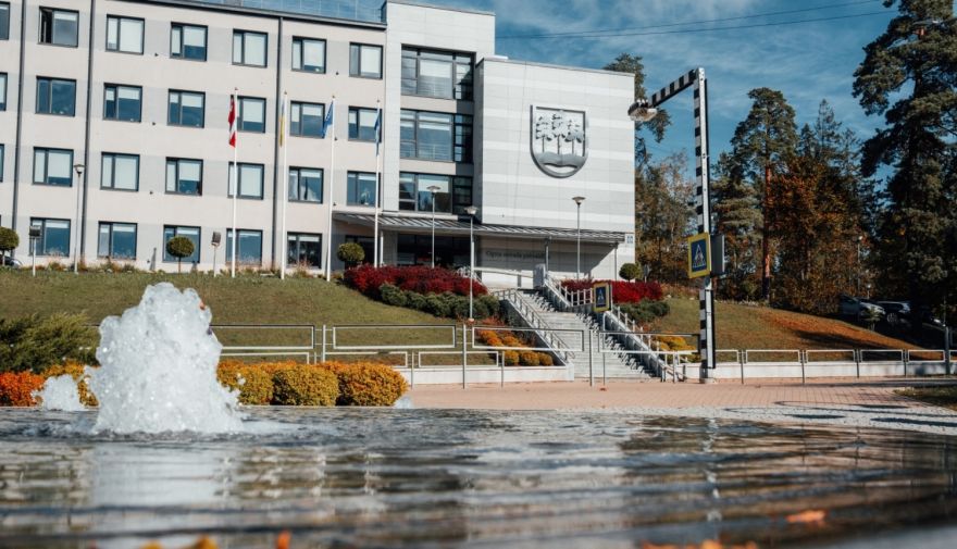 Ogres novada pašvaldība aicina iedzīvotājus darbam Administratīvajā un Dzīvokļu jautājumu komisijā