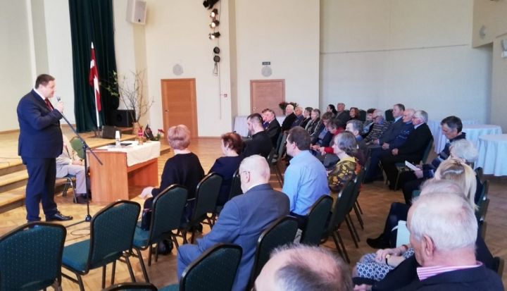 Ogres novada politiski represētie tiekas konferencē