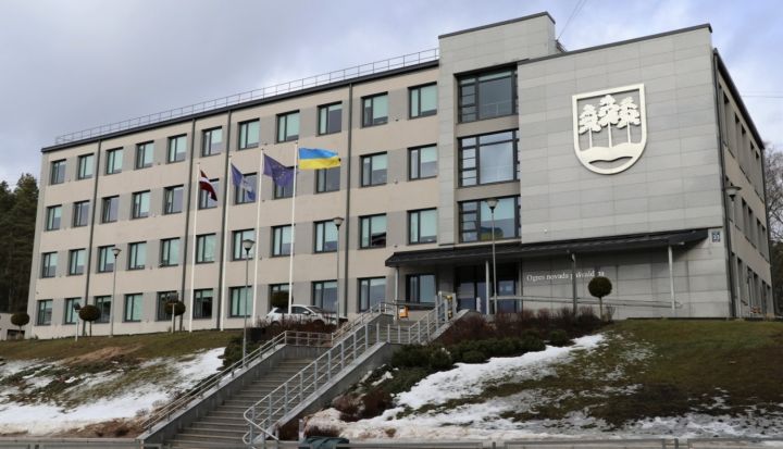 Ogres pašvaldība plāno pārņemt divus nekustamos īpašumus parku ierīkošanai