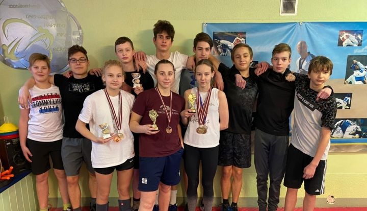 Ogres peldētājiem piecas medaļas Latvijas čempionātā