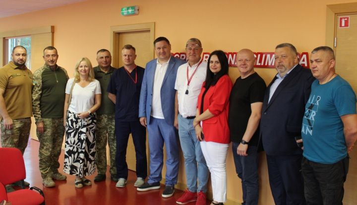 Ogres rajona slimnīcā viesojas delegācijas no Ukrainas (foto)
