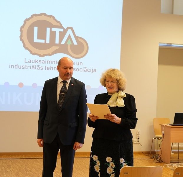 Ogres tehnikuma audzēkņi izveidojuši jauno Lauksaimniecības un Industriālās Tehnikas asociācijas logo